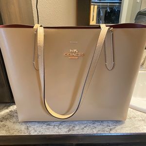 Women’s coach tote